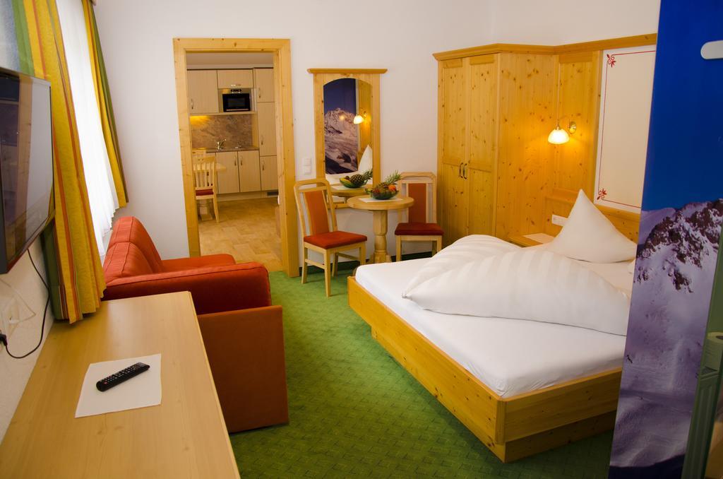 Hotel Garni Alpenblick Ischgl Exterior foto